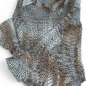 90s boho chic! Black and White Women's Blouse W/ Flare Sleeves